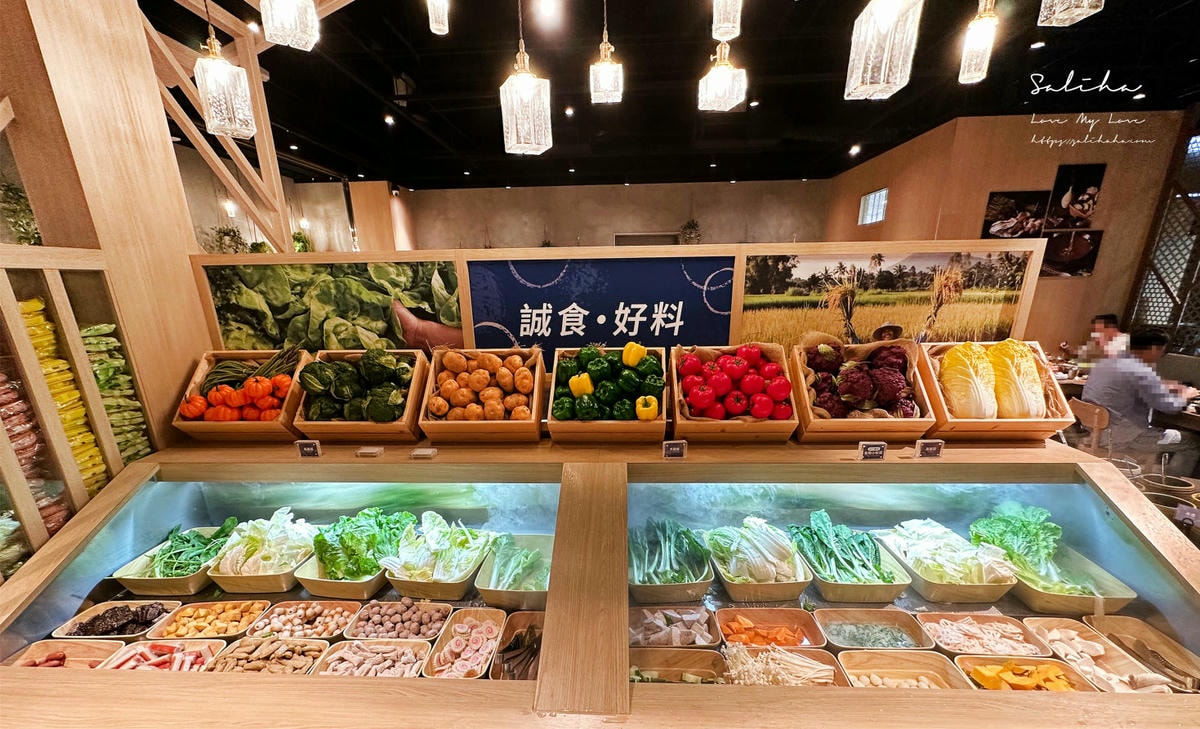 新店裕隆城美食荿蒔敘鍋物平日也很多人的人氣火鍋店蔬菜火鍋料吃到飽 (1)