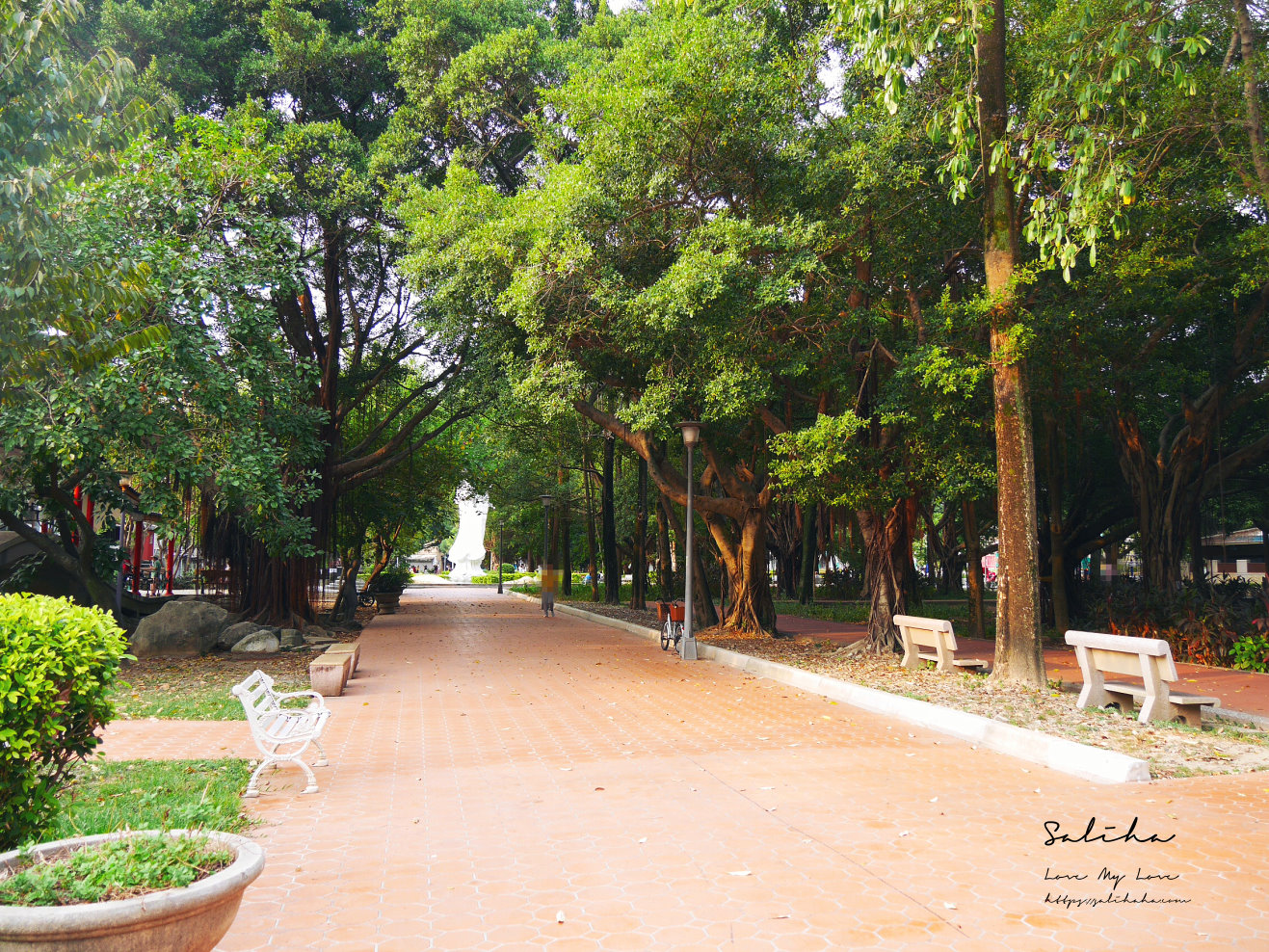 【新北】石雕公園-親子休閒好去處!巨大觀音像x兒童遊樂區x中式造景 - 第6張圖 板橋石雕公園江子翠站景點巨大觀音像及兒童遊樂區沙坑散步好地方 (4)