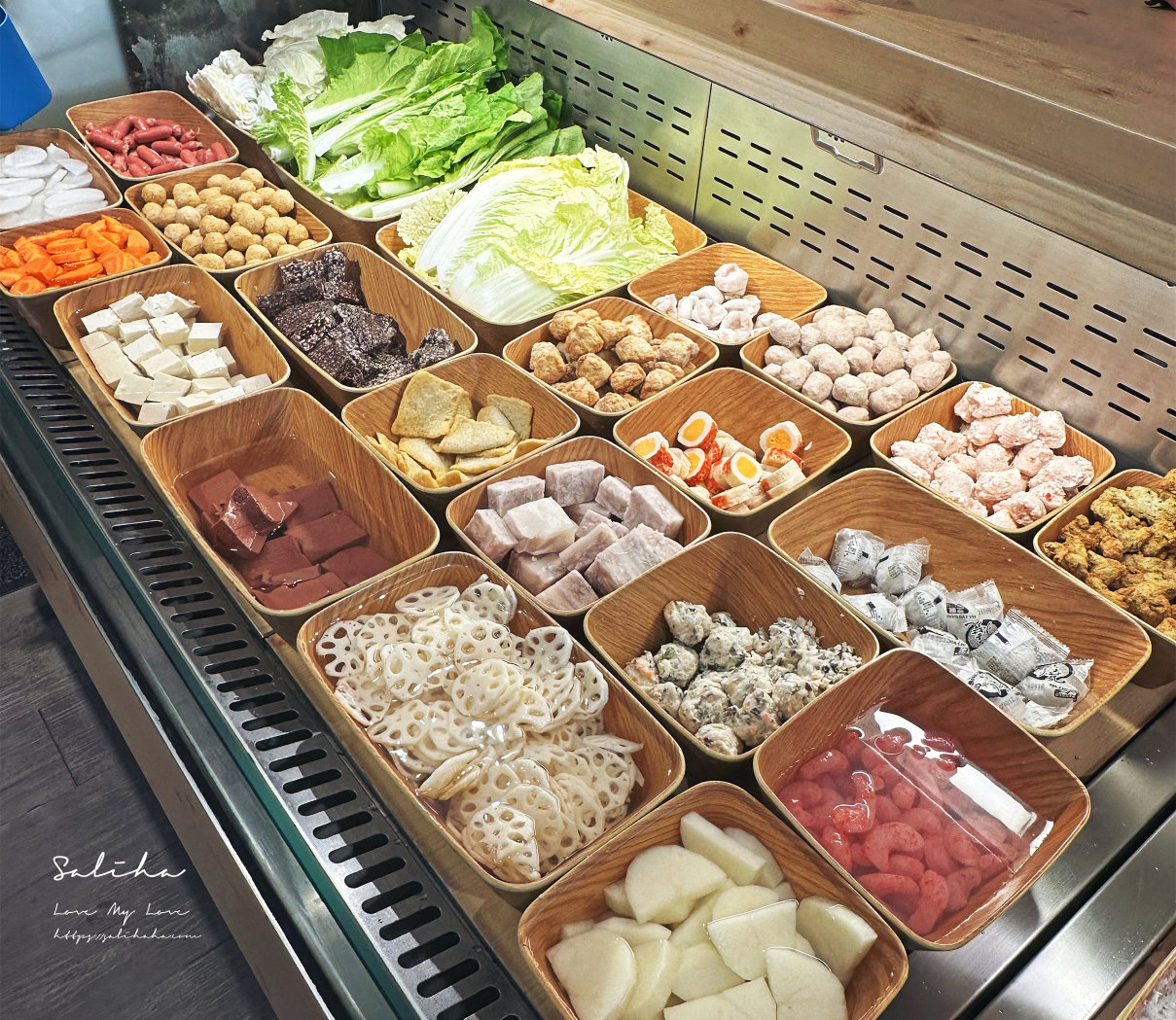 肉多多火鍋中山北店-期間限定全台全天候平假日不限時!輕量級套餐299元起,蔬食自助吧吃到飽,CP值超高!(西門店.淡水店例假日除外,湯底,服務費另計)