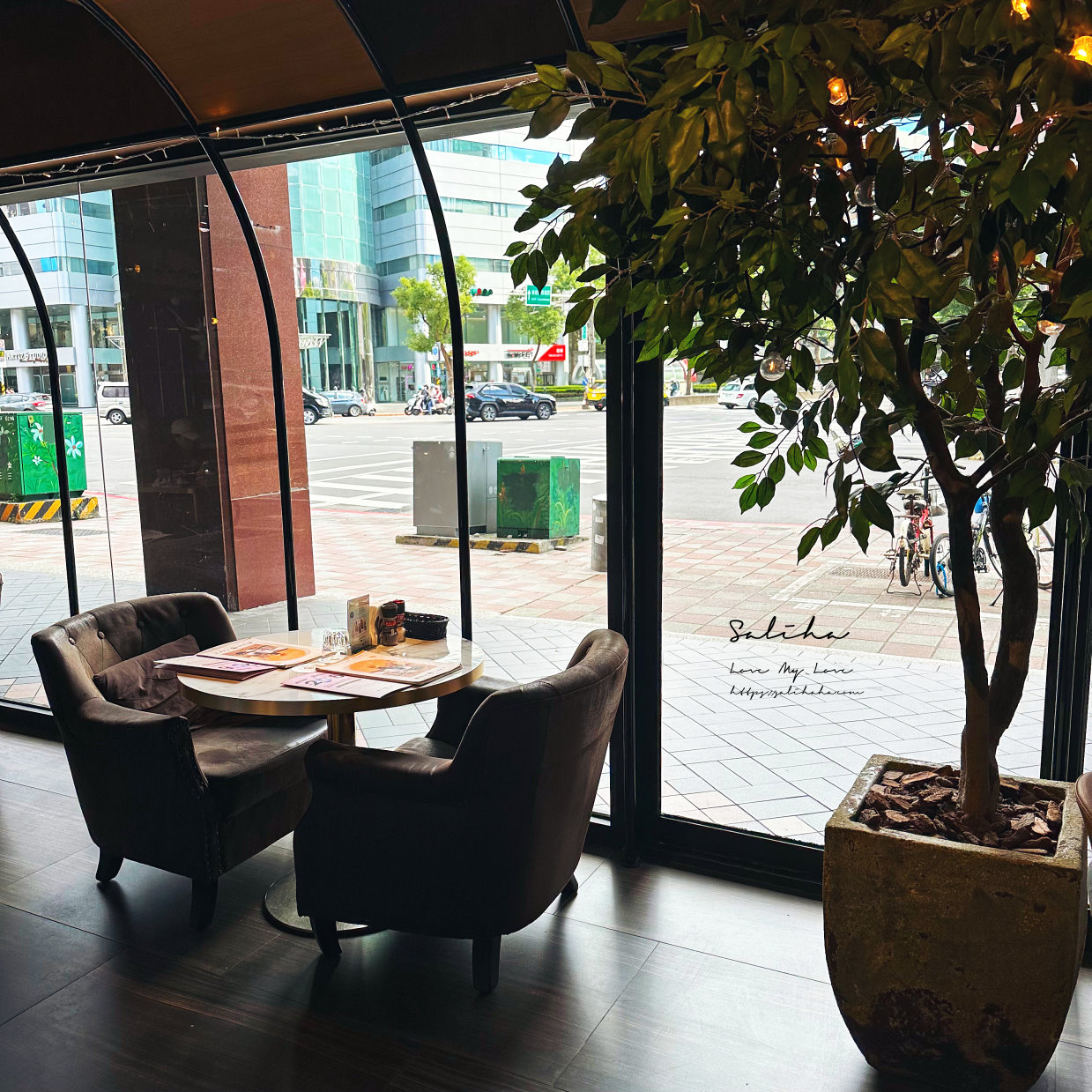 【台北】布納咖啡館-聚餐必備超人氣不限時餐廳,好吃牛排義大利麵,有壽星優惠