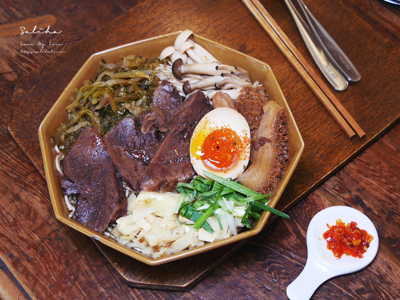 【公館寶藏巖】秋紅肚房-隱藏版秘密美食!有好吃麻辣麵的懷舊咖啡廳,菜單