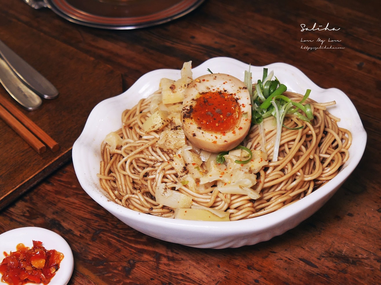 【公館寶藏巖】秋紅肚房-隱藏版秘密美食!有好吃麻辣麵的懷舊咖啡廳,菜單