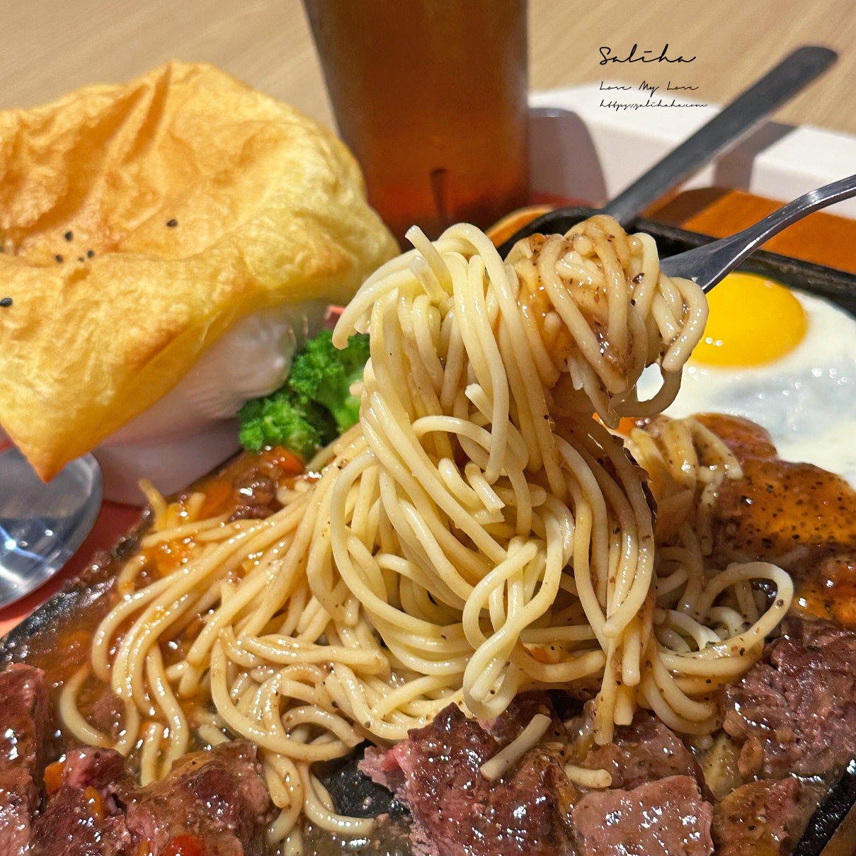 【新北】皇廚一品牛排-含酥皮濃湯的原肉牛排280元一套,飲料喝到飽