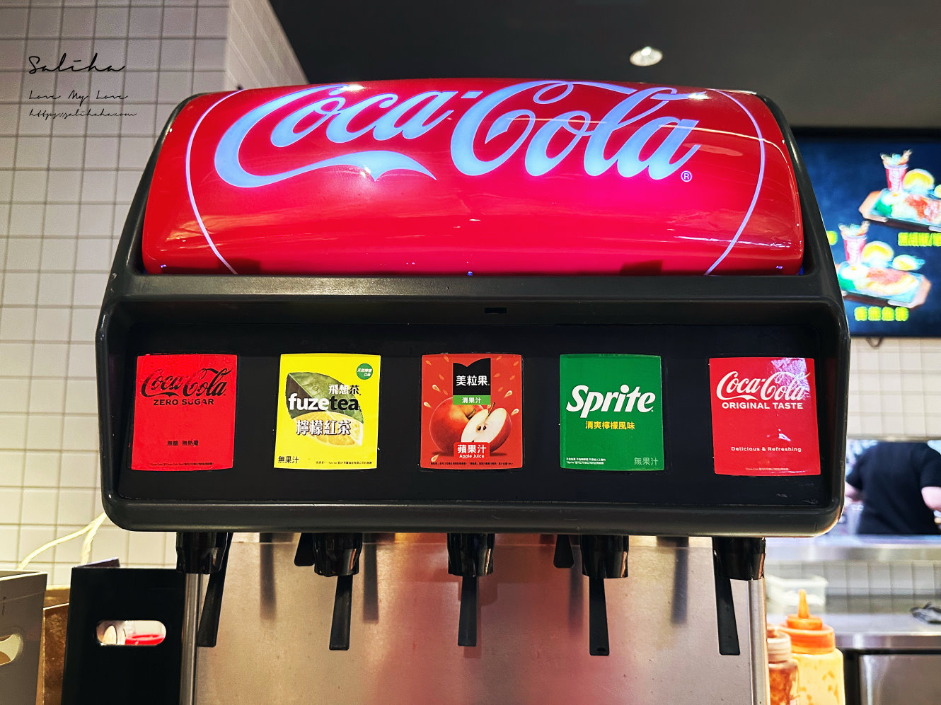 【新北】皇廚一品牛排-含酥皮濃湯的原肉牛排280元一套,飲料喝到飽