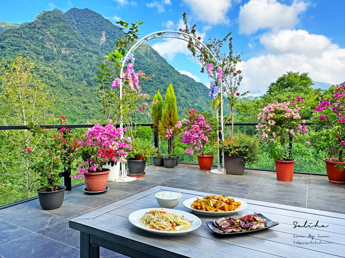 【新北】山景餐廳-超美!坐著吃熱炒就能被群巒環抱的景觀餐廳,菜單