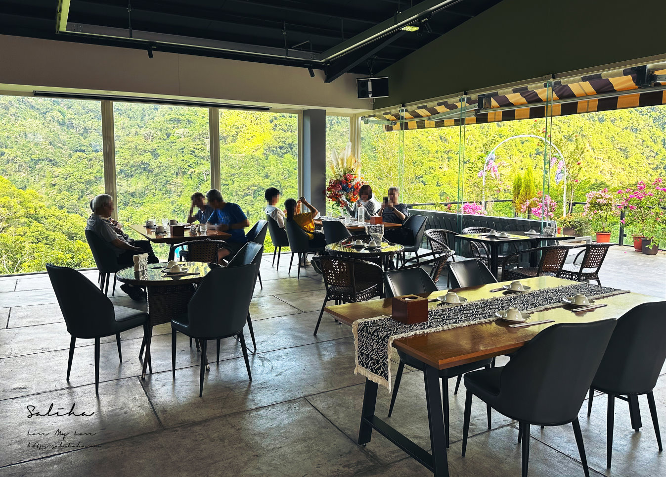 【新北】山景餐廳-超美!坐著吃熱炒就能被群巒環抱的景觀餐廳,菜單