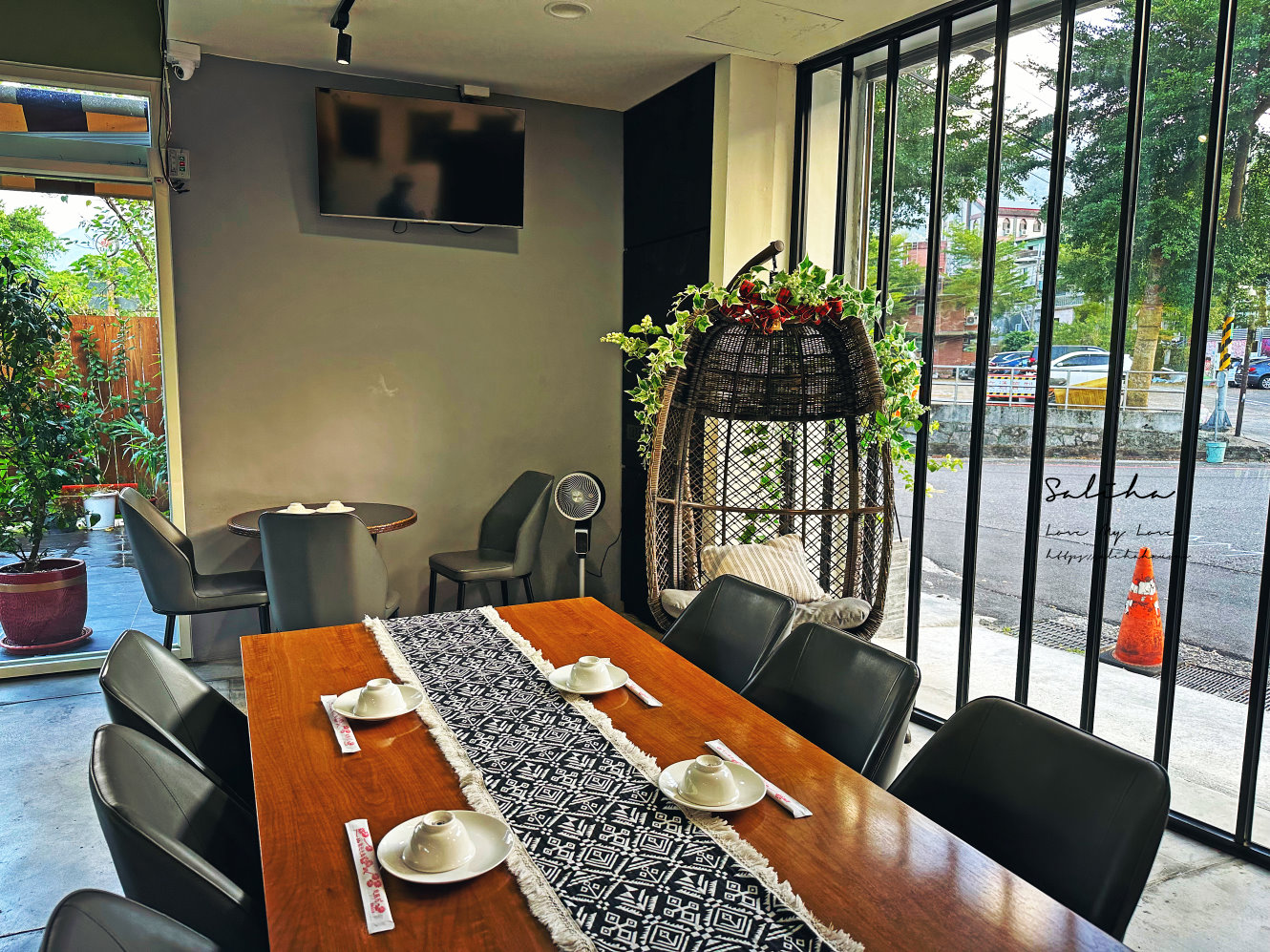 【新北】山景餐廳-超美!坐著吃熱炒就能被群巒環抱的景觀餐廳,菜單