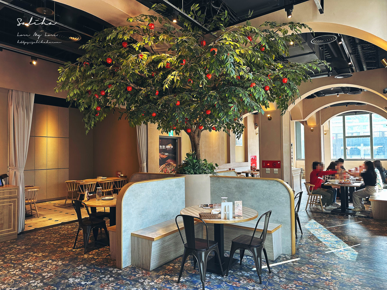 【新北】默爾pasta pizza-蘋果樹下的浪漫!好吃雙拼披薩x鮑魚義大利麵,有包廂和壽星優惠 - 第5張圖 【新北】默爾pasta pizza-蘋果樹下的浪漫!好吃雙拼披薩x鮑魚義大利麵,有包廂和壽星優惠