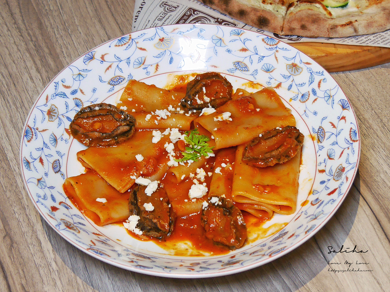 【新北】默爾pasta pizza-蘋果樹下的浪漫!好吃雙拼披薩x鮑魚義大利麵,有包廂和壽星優惠 - 第17張圖 【新北】默爾pasta pizza-蘋果樹下的浪漫!好吃雙拼披薩x鮑魚義大利麵,有包廂和壽星優惠