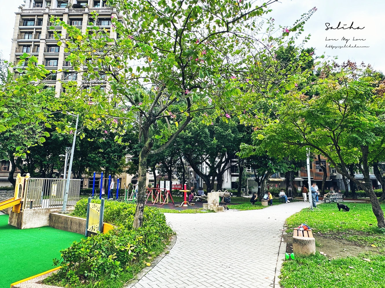【台北】建成公園-逛街順便帶小孩放電的好玩親子景點,打鐵主題免費遊戲場 - 第4張圖 【台北】建成公園-逛街順便帶小孩放電的好玩親子景點,打鐵主題免費遊戲場