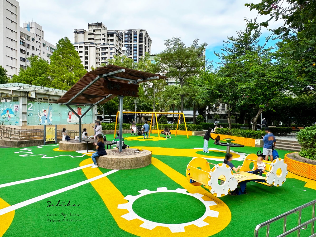 【台北】建成公園-逛街順便帶小孩放電的好玩親子景點,打鐵主題免費遊戲場 - 第11張圖 【台北】建成公園-逛街順便帶小孩放電的好玩親子景點,打鐵主題免費遊戲場