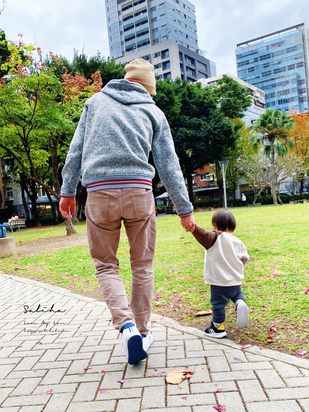 【台北】建成公園-逛街順便帶小孩放電的好玩親子景點,打鐵主題免費遊戲場 - 第18張圖 【台北】建成公園-逛街順便帶小孩放電的好玩親子景點,打鐵主題免費遊戲場