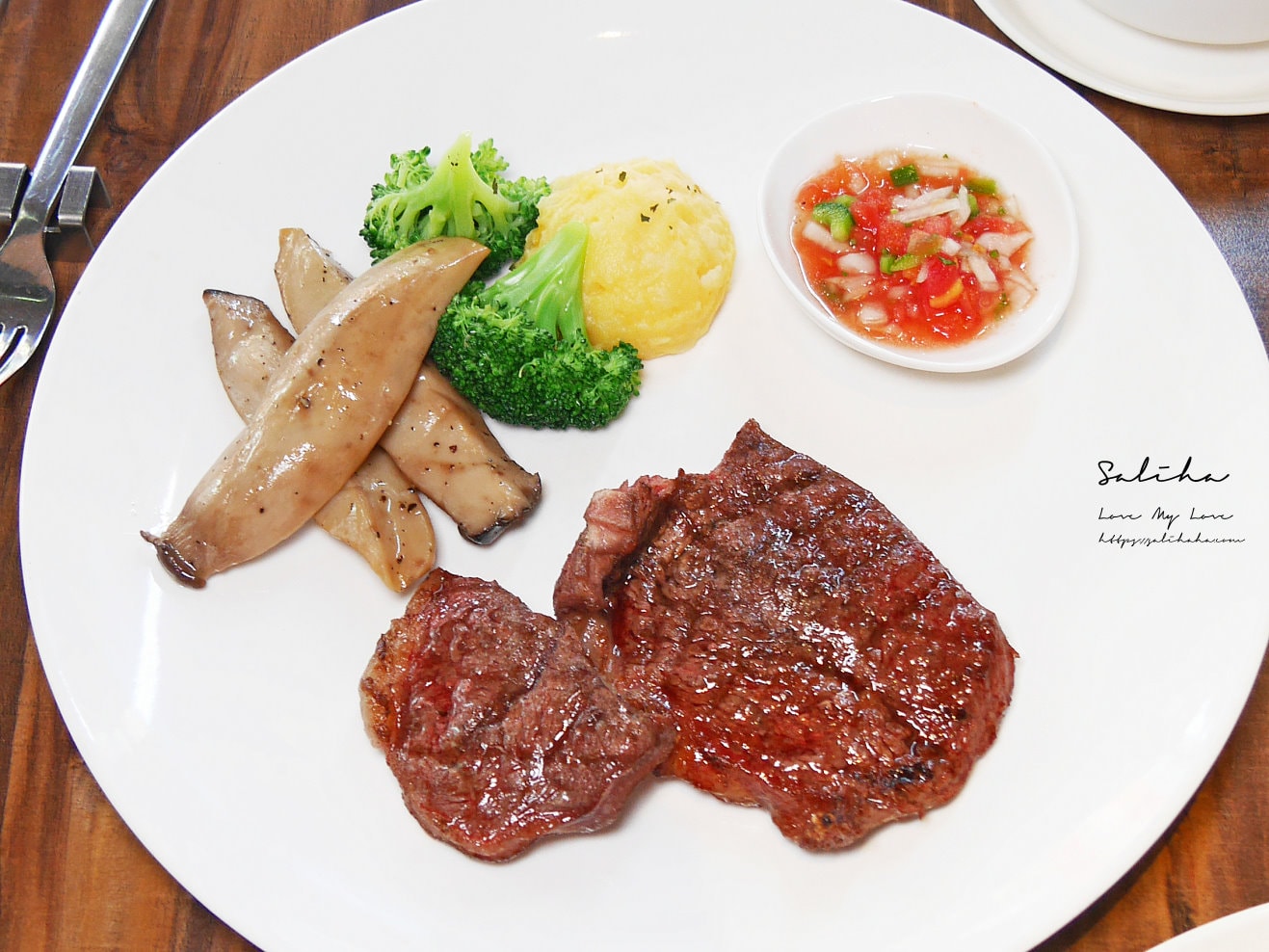 信義區美食【亨利客原味炭烤牛排】美味Prime級牛排不用五百!壽星再打六折,聚餐約會推薦,菜單