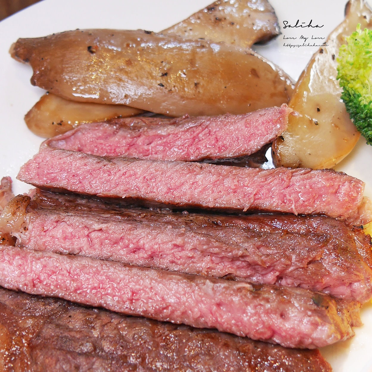 信義區美食【亨利客原味炭烤牛排】美味Prime級牛排不用五百!壽星再打六折,聚餐約會推薦,菜單