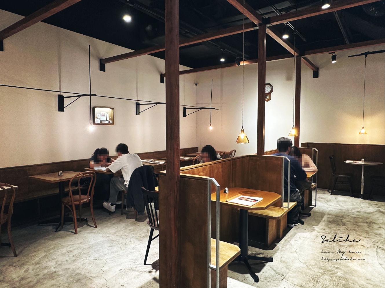 新北【青春漢堡】下班後的療癒時光!在復古浪漫裡品味白蘭地布丁與日系漢堡,有壽星優惠 - 第5張圖 新北【青春漢堡】下班後的療癒時光!在復古浪漫裡品味白蘭地布丁與日系漢堡,有壽星優惠
