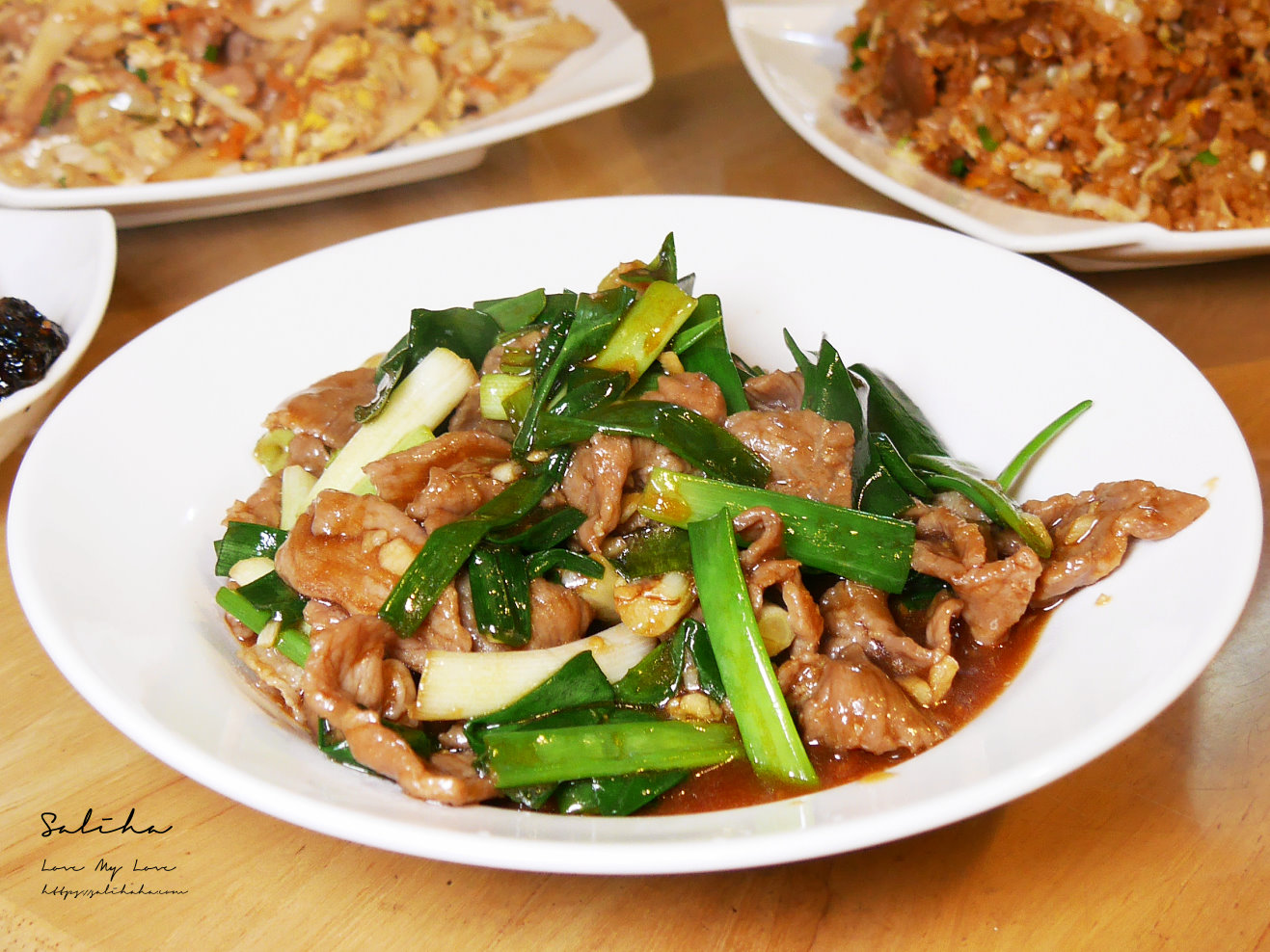 中正紀念堂站美食【金泰刀削麵】大份量鑊氣炒麵,美味平價百元熱炒!強推魚香烘蛋,菜單