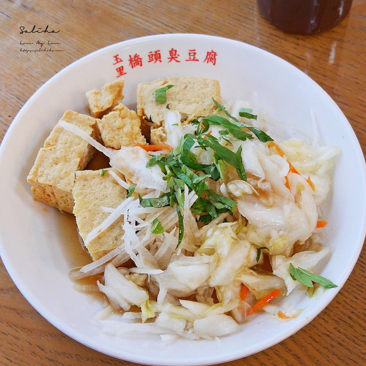 礁溪美食【玉里橋頭臭豆腐旗艦店】最強臭豆腐免跑花蓮！免費停車場(2026最新價格)