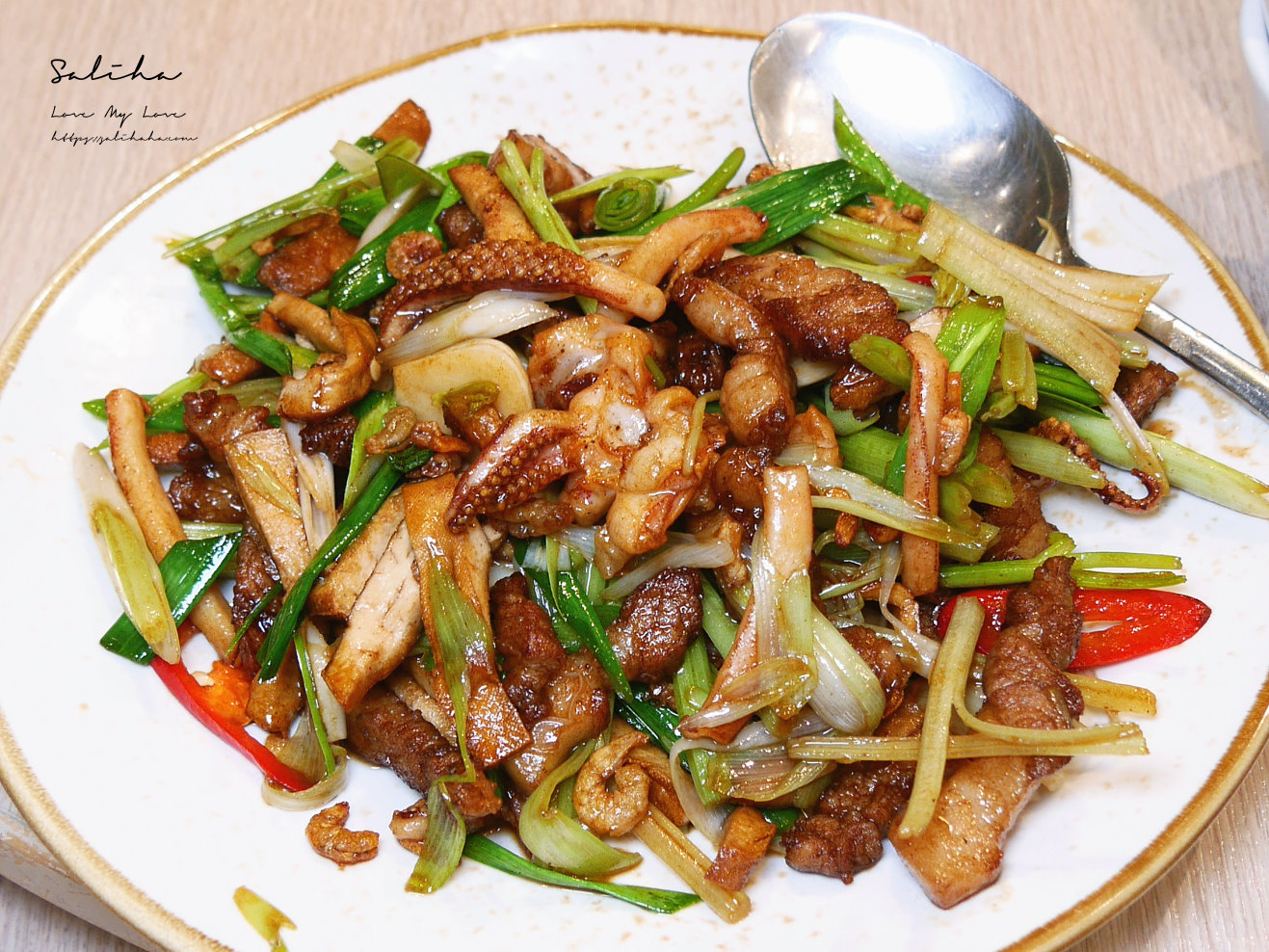 新北【真珠台灣佳味】大推鯧魚海鮮米粉、創意臭豆腐，復古時髦台菜餐廳(菜單)