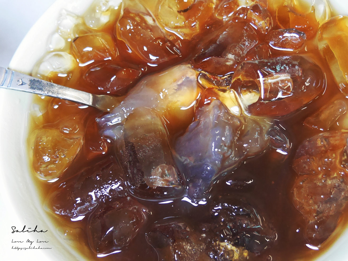 板橋新埔美食【阿賢古早味麵茶】全台罕見太白粉冰，再來份杏仁茶椪餅，一秒回到阿公年代！