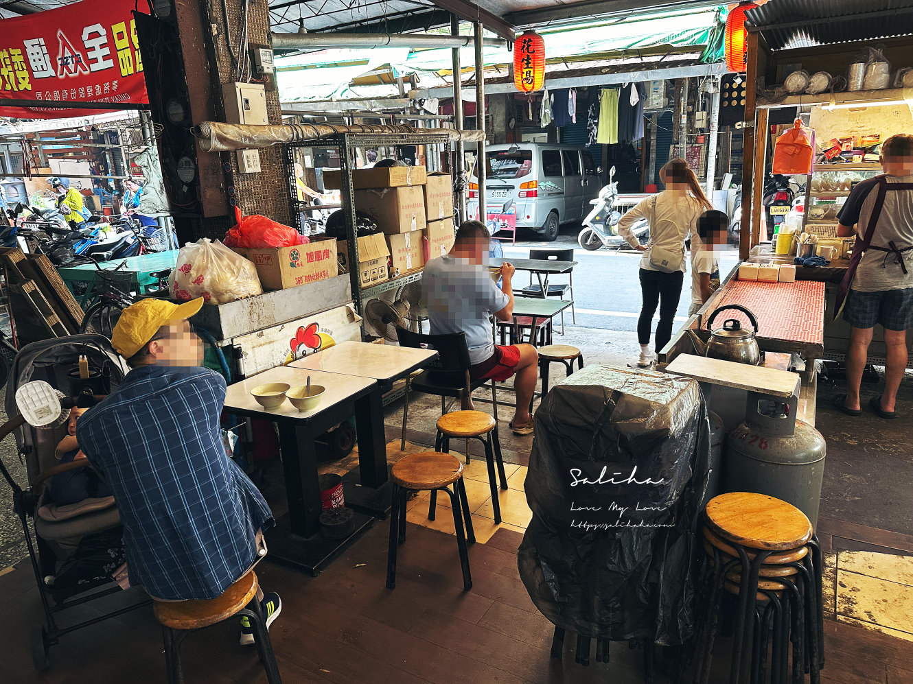 板橋新埔美食【阿賢古早味麵茶】全台罕見太白粉冰，再來份杏仁茶椪餅，一秒回到阿公年代！