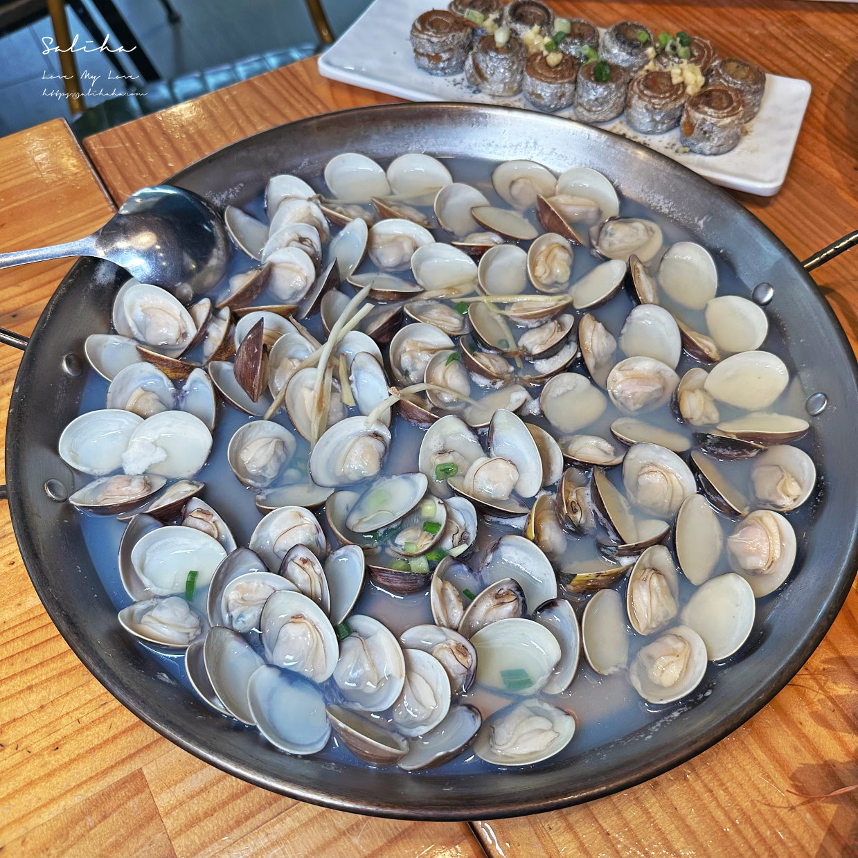 台北【貝蛤蛤海鮮餐酒館】超狂爆量蛤蜊鍋只要160!高CP值平價海鮮餐廳宵夜推薦(附菜單) - 第15張圖 台北【貝蛤蛤海鮮餐酒館】超狂爆量蛤蜊鍋只要160!高CP值平價海鮮餐廳宵夜推薦(附菜單)
