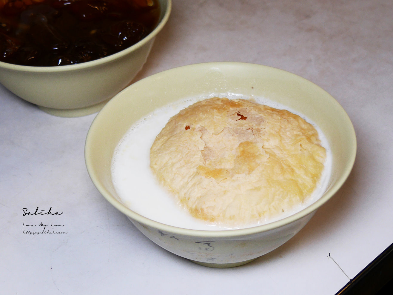 板橋新埔美食【阿賢古早味麵茶】全台罕見太白粉冰，再來份杏仁茶椪餅，一秒回到阿公年代！