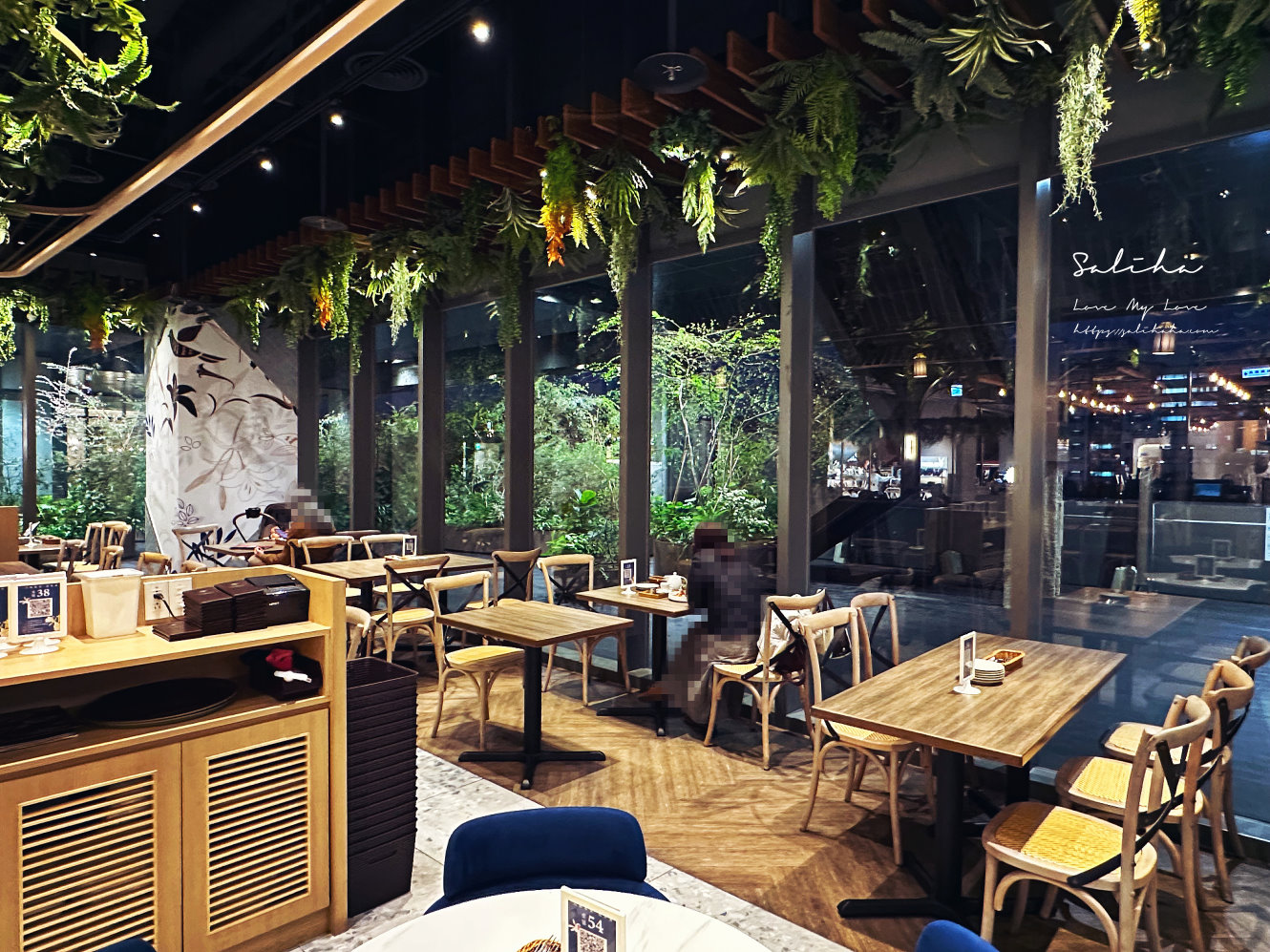 新店美食【英格莉莉裕隆城店】浪漫叢林系餐廳,強推鐵鍋鬆餅!壽星優惠全桌八折 - 第8張圖 新店美食【英格莉莉裕隆城店】浪漫叢林系餐廳,強推鐵鍋鬆餅!壽星優惠全桌八折