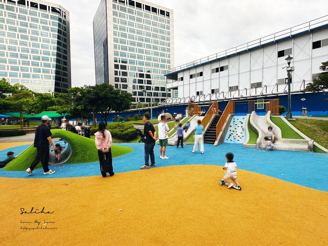 內湖景點【大港墘公園】喝完咖啡帶小孩放電！內科附近超夯共融遊戲場，學齡前也能玩