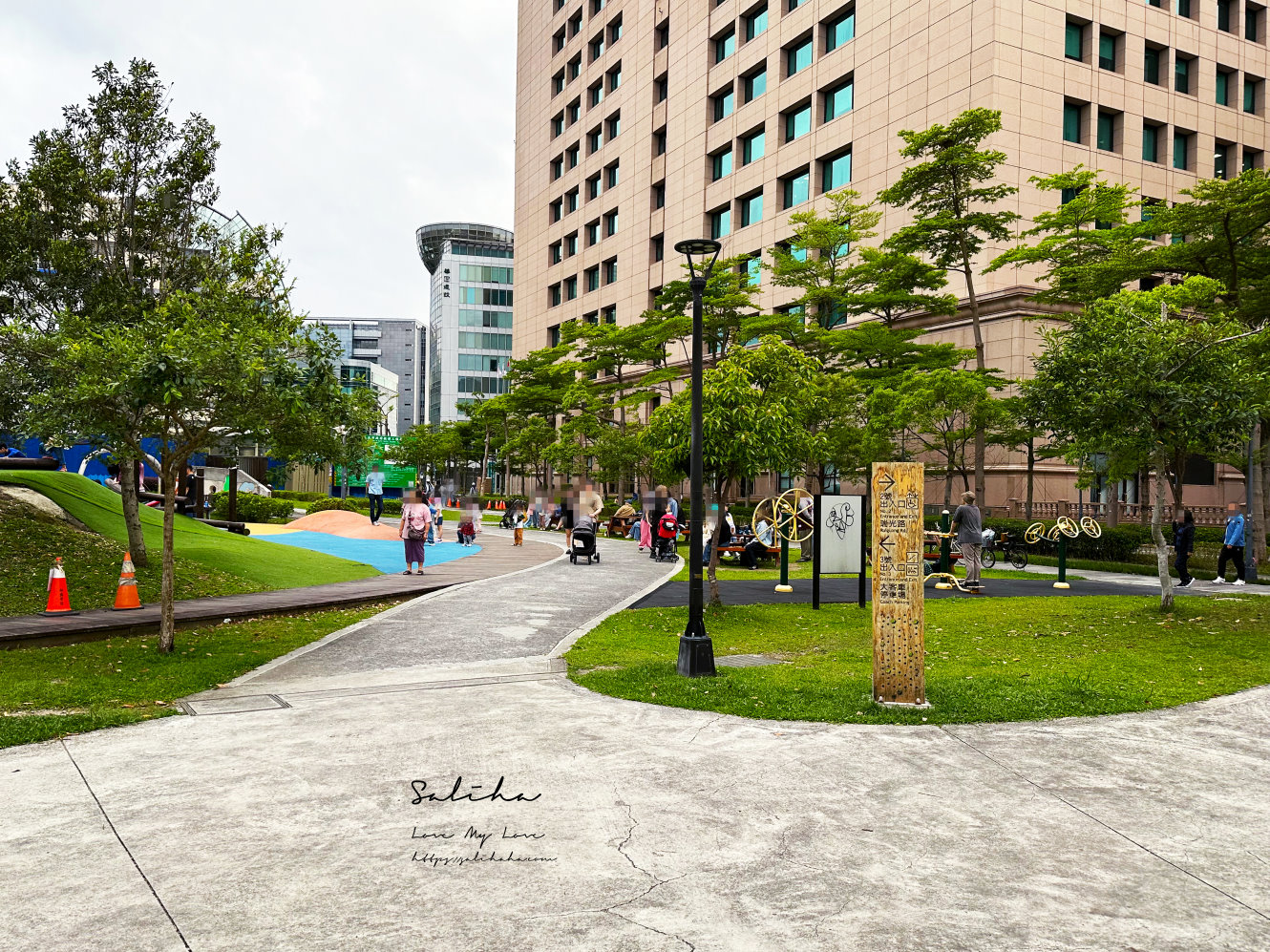 內湖景點【大港墘公園】喝完咖啡帶小孩放電！內科附近超夯共融遊戲場，學齡前也能玩
