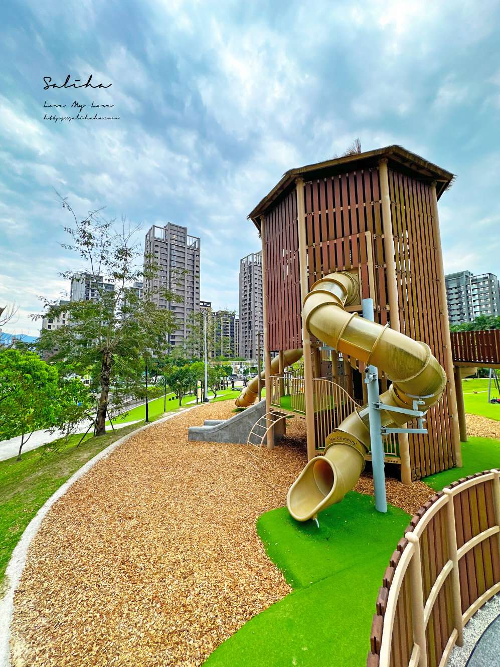 新北【十四張歷史公園】水陸雙棲超好玩親子景點,免費玩水、兩樓高遊戲塔、溜索,搭捷運就到! - 第21張圖 新北【十四張歷史公園】水陸雙棲超好玩親子景點,免費玩水、兩樓高遊戲塔、溜索,搭捷運就到!