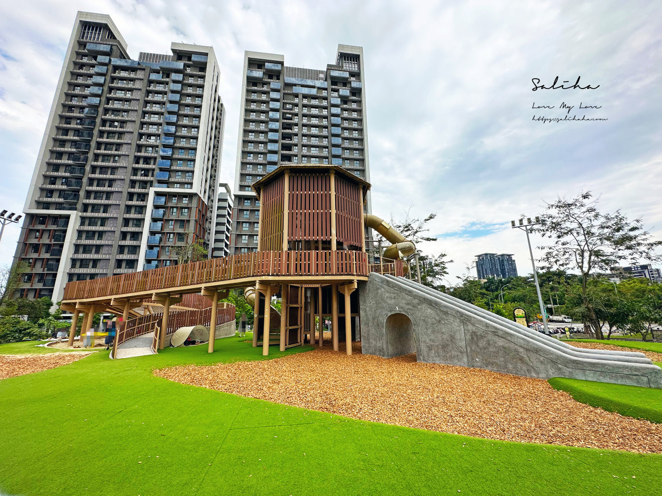 新北【十四張歷史公園】水陸雙棲超好玩親子景點,免費玩水、兩樓高遊戲塔、溜索,搭捷運就到! - 第22張圖 新北【十四張歷史公園】水陸雙棲超好玩親子景點,免費玩水、兩樓高遊戲塔、溜索,搭捷運就到!