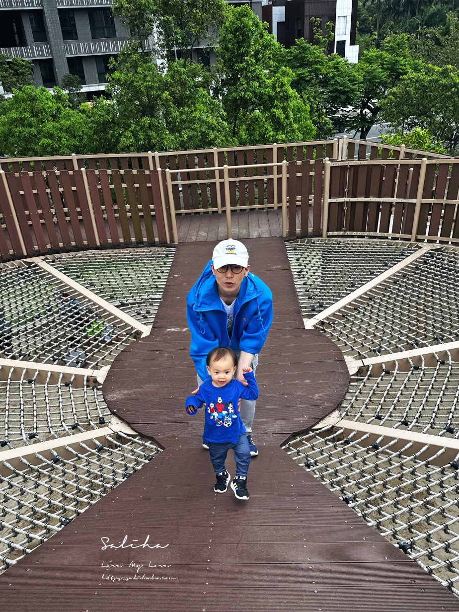 新北【十四張歷史公園】水陸雙棲超好玩親子景點,免費玩水、兩樓高遊戲塔、溜索,搭捷運就到! - 第27張圖 新北【十四張歷史公園】水陸雙棲超好玩親子景點,免費玩水、兩樓高遊戲塔、溜索,搭捷運就到!