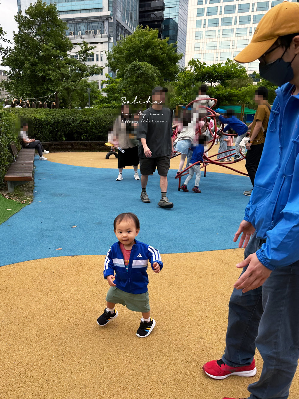 內湖景點【大港墘公園】喝完咖啡帶小孩放電！內科附近超夯共融遊戲場，學齡前也能玩