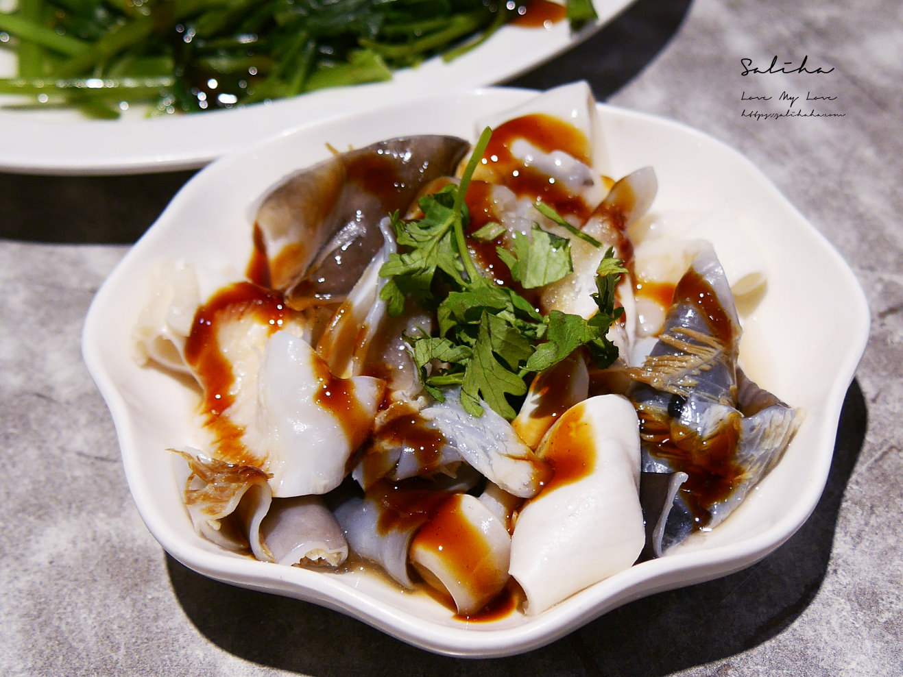 西門町美食推薦【永富魚丸店】必點魯肉蛋包麵、爆汁福州魚丸！人氣老牌小吃(菜單)