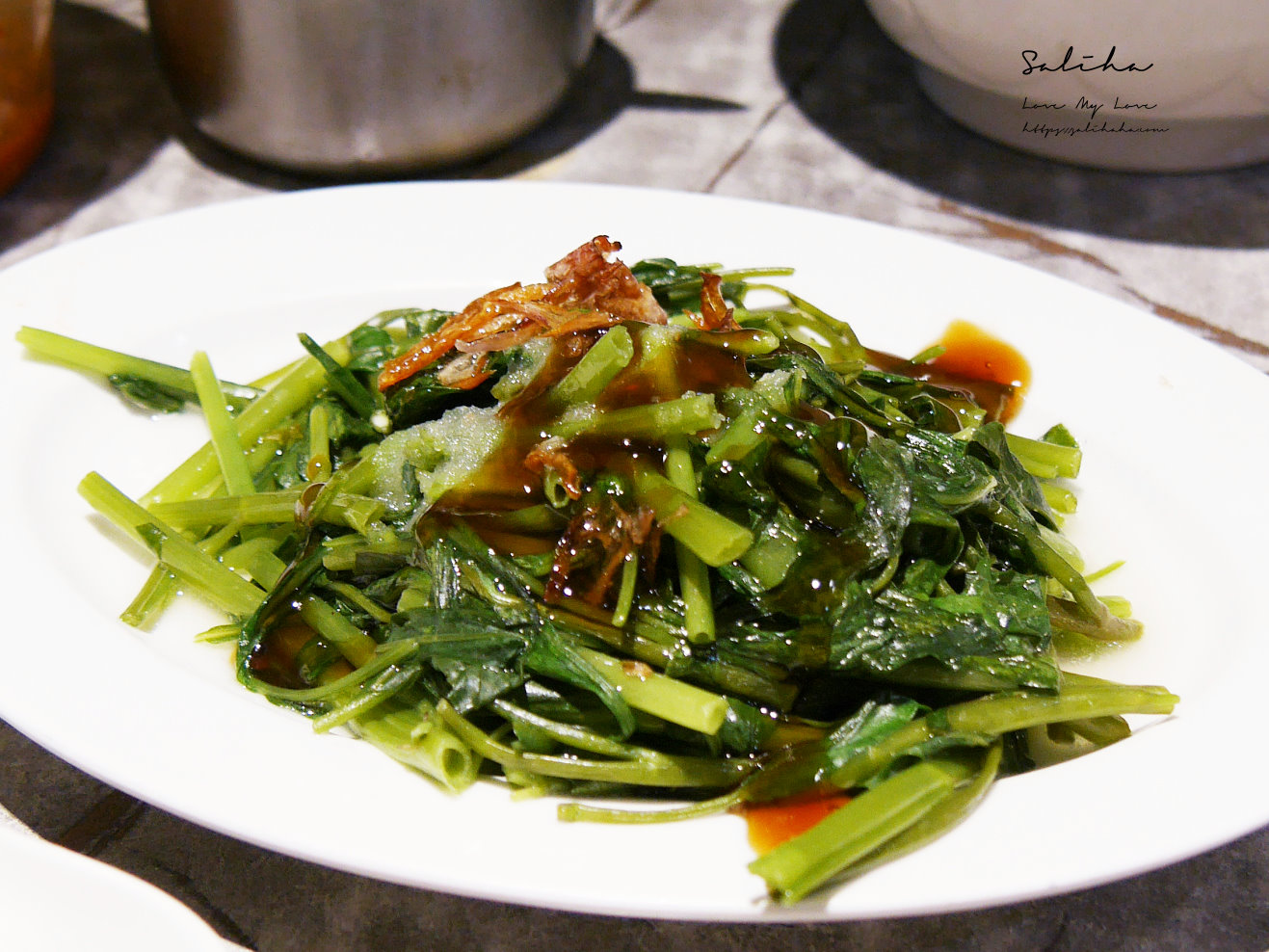 西門町美食推薦【永富魚丸店】必點魯肉蛋包麵、爆汁福州魚丸！人氣老牌小吃(菜單)